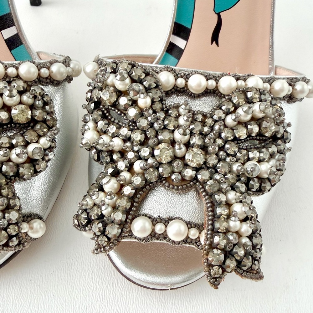 GUCCI || Allie Bow Metallic Pearl Crystal Sandals Silver Strap Heels  EU 36.5 - Picture 9 of 15